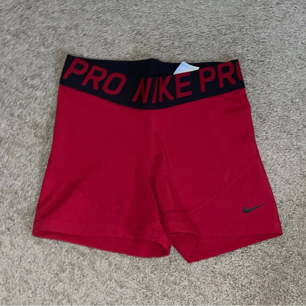 Nike Pro Shorts - Gym Red